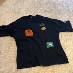 LIBERUM パッチ付き ブラック Tシャツ