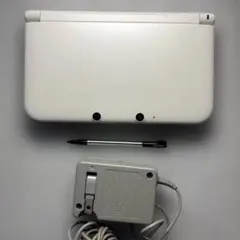 Nintendo 3DS LL ホワイト 本体 充電器付き