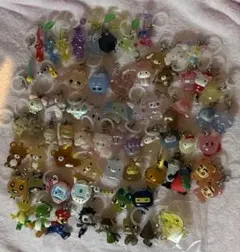 ガチャガチャ めじるしアクセサリー ストラップまとめ売り 4ページ分あります