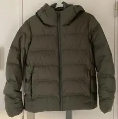 UNIQLO シームレスダウン パーカー M オリーブ 311-409330