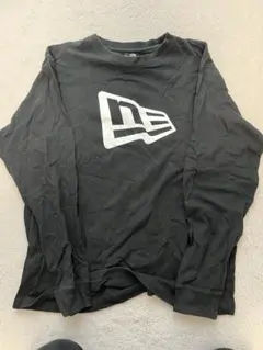 NEWERA ロングTシャツ