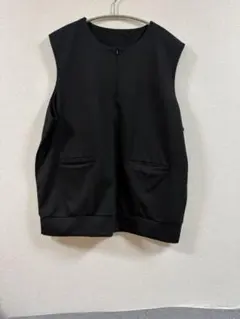 黒 ノースリーブ ベスト