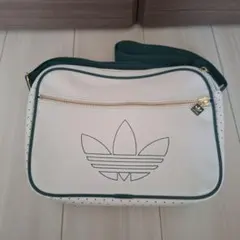 【新品】adidas☆ホワイト ショルダーバッグ