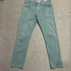 UNIQLOテーパードスキニーパンツ　ライトグリーン（31インチ）