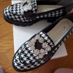 DIANA ハウンドトゥース ローファー