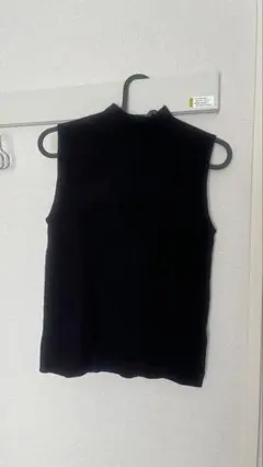 黒 ノースリーブ ニット