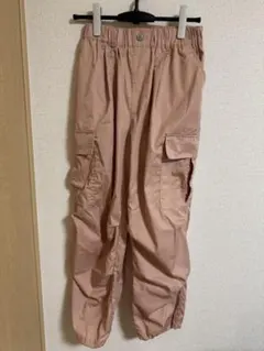 ピンク カーゴパンツ