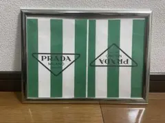 PRADAショッパー　額縁　ポスター風