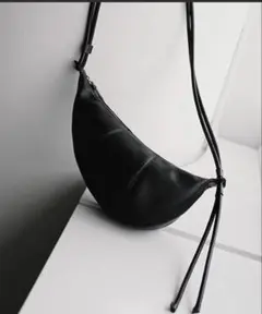 【WYM】　ROUND MINI SHOULDER BAGのサムネイル