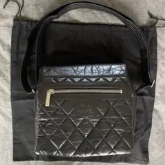CHANEL ブラック 本革 レザー ショルダーバッグ キルティング ブラック