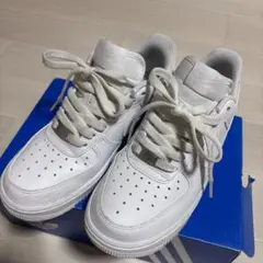 NIKE AIR FORCE 1 ホワイト スニーカー