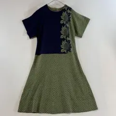Toyoko Saito 斎藤都世子 ニットワンピース 深緑 花刺繍 半袖 古着のサムネイル