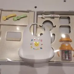 MIKI HOUSE ベビー用食器セットの一部