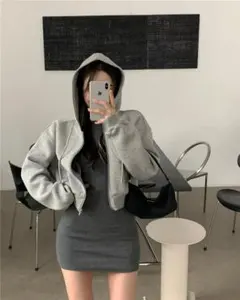 【新品】 ショート丈 ジップアップ パーカー スウェットパーカー 韓国 L