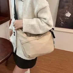 ショルダーバッグ ナイロン 軽量 斜掛 トート レディース 韓国　ベージュ　通勤