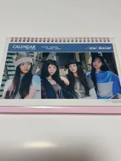 newjeans 卓上カレンダー