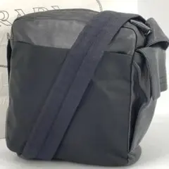 プラダ ショルダーバッグ アーカイブ Y2K カメラバッグ ロゴ型押し 黒