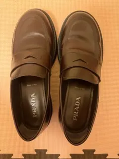PRADA ローファー 2DG149 10 1/2 三回のみ着用　箱などありのサムネイル