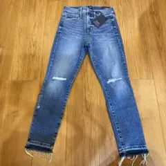 ☆新品未使用☆ GAPダメージジーンズ