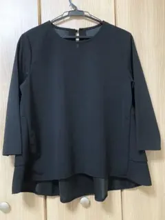 ピエロ　バックフレアデザインTブラウス　ブラック