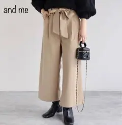 and me アンドミー クロップドタックワイドパンツ ベージュ