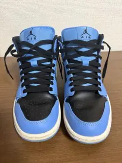 Air Jordan 1 Mid University Blueのサムネイル