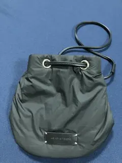 Item thumbnail for item c3016c70-4073-41f5-9601-562c629d6a34