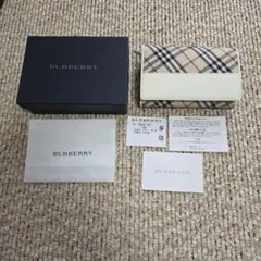 BURBERRYバーバリー 二つ折り財布 チェック柄 ホワイト　新品のサムネイル