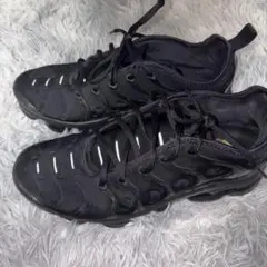 Nike Air VaporMax Plus Triple Blackのサムネイル