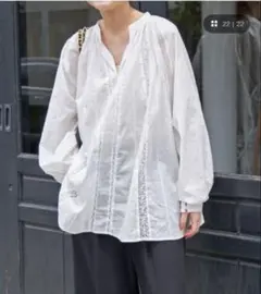 ネストローブ リネン近江晒しラッフル袖2wayブラウス - メルカリ