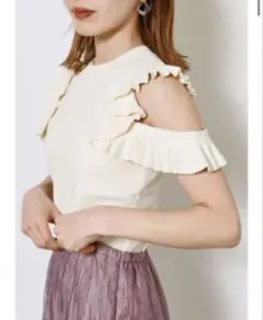 snidel フリル付きノースリーブニット アイボリー