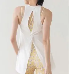 美品⭐︎SUKALA☆タンクトップのみ　フラワープリントセパレートタンクトップ　M