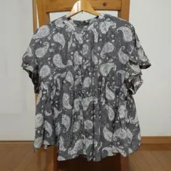 半袖ブラウス　グレー　ペイズリー柄