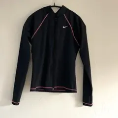 ラッシュガード　NIKE