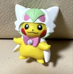 メガサーナイトポンチョ　ピカチュウ　ポケセン限定ガシャポンフィギュア