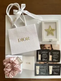 Dior　ノベルティ　シュシュ　星　ピンバッチ　サンプルセット