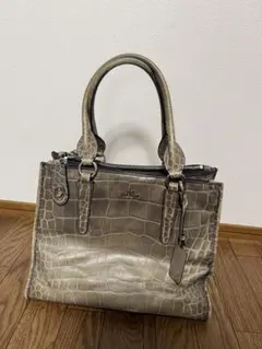 コーチ　クロコダイル風ハンドバッグ グレー系