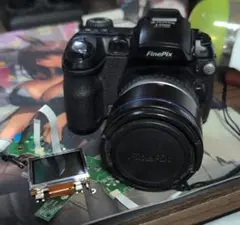 【分解済ジャンク】FUJIFILM FinePix S5000 本体のサムネイル
