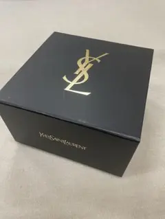 Yves Saint Laurent ギフトボックス