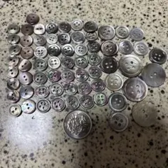 貝殻製ボタンセット 多数のサイズと色