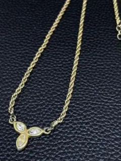Christian Dior デザインネックレス　3粒ストーン