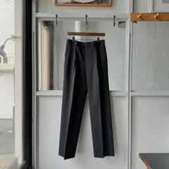 LIGHT WOOL MAX GABARDINE TWO-TUCK SLACKSのサムネイル