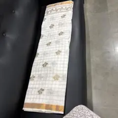 インドサリー　白　デザイン