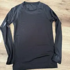 黒の長袖アンダーシャツ 130