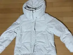 ホワイト フード付きダウンジャケット M冬　GU