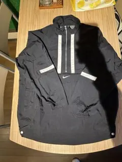 Nikeハーフジップウインドブレーカー