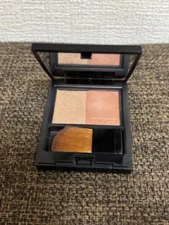 エトヴォス ミネラルプレストチーク ティーベージュ