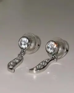 スワロフスキー: ピアス