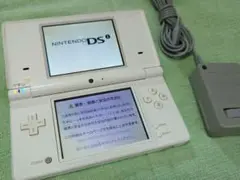 Nintendo DSi ホワイト 本体 ACアダプタ付き タッチペンなし