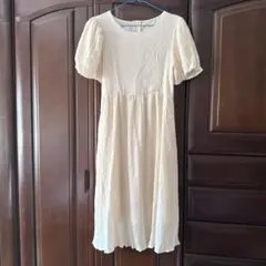 ホワイトベージュ　ワンピー値下げしました。